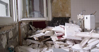 Демонтаж хрущевки в Павловском Посаде - удаление старых полов и стен по выгодной цене от 1728 рублей.